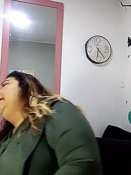 Snapshot of curvy_diva_ chatting on September 16, 11:11 am curvy diva online show from September 16, 11:11 am