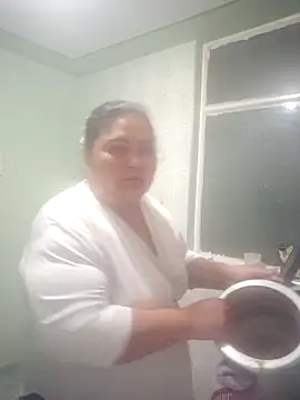 Snapshot of curvy_diva_ chatting on September 19, 1:07 am curvy diva online show from September 19, 1:07 am