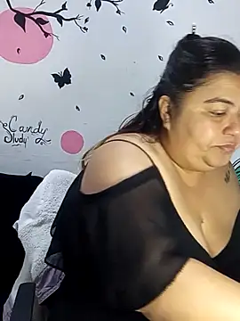 Snapshot of curvy_diva_ chatting on September 25, 11:14 am curvy diva online show from September 25, 11:14 am