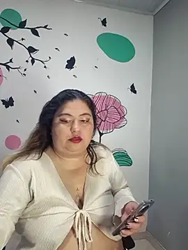 Snapshot of curvy_diva_ chatting on September 27, 11:48 am curvy diva online show from September 27, 11:48 am