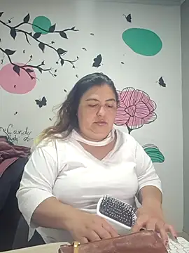 Snapshot of curvy_diva_ chatting on October 2, 11:17 am curvy diva online show from October 2, 11:17 am