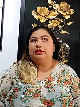 Snapshot of curvy_diva_ chatting on October 5, 12:03 pm curvy diva online show from October 5, 12:03 pm