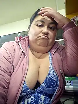 Snapshot of curvy_diva_ chatting on October 10, 11:15 pm curvy diva online show from October 10, 11:15 pm