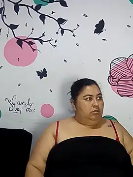 Snapshot of curvy_diva_ chatting on October 11, 11:20 am curvy diva online show from October 11, 11:20 am