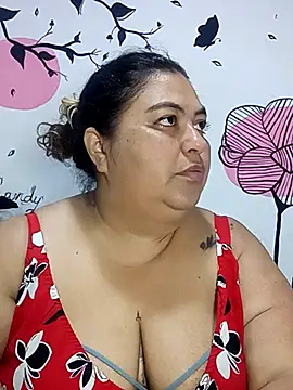 Snapshot of curvy_diva_ chatting on October 12, 11:20 am curvy diva online show from October 12, 11:20 am