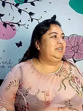 Snapshot of curvy_diva_ chatting on October 13, 11:21 am curvy diva online show from October 13, 11:21 am