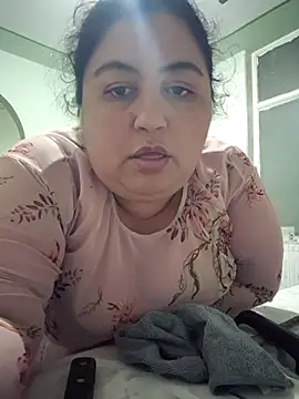 Snapshot of curvy_diva_ chatting on October 14, 1:06 am curvy diva online show from October 14, 1:06 am