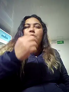 Snapshot of curvy_diva_ chatting on October 17, 11:07 pm curvy diva online show from October 17, 11:07 pm