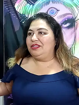 Snapshot of curvy_diva_ chatting on October 18, 11:49 pm curvy diva online show from October 18, 11:49 pm