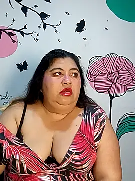 Snapshot of curvy_diva_ chatting on October 25, 11:29 am curvy diva online show from October 25, 11:29 am