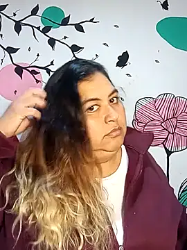 Snapshot of curvy_diva_ chatting on October 26, 11:49 am curvy diva online show from October 26, 11:49 am