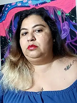 Snapshot of curvy_diva_ chatting on November 3, 8:26 am curvy diva online show from November 3, 8:26 am