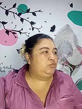 Snapshot of curvy_diva_ chatting on November 4, 11:09 am curvy diva online show from November 4, 11:09 am