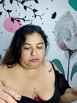 Snapshot of curvy_diva_ chatting on November 7, 9:53 am curvy diva online show from November 7, 9:53 am