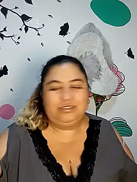 Snapshot of curvy_diva_ chatting on December 1, 9:58 am curvy diva online show from December 1, 9:58 am