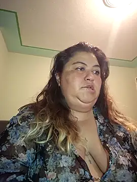 curvy diva  online show from February 1, 11:25 pm