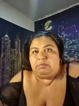 curvy diva  online show from April 11, 10:19 am