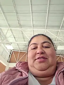 curvy diva  online show from April 16, 11:22 am