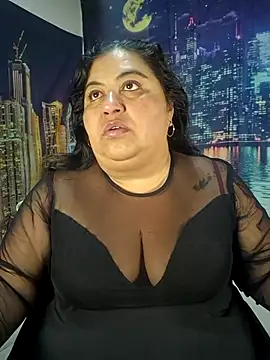 curvy diva  online show from April 24, 9:45 am