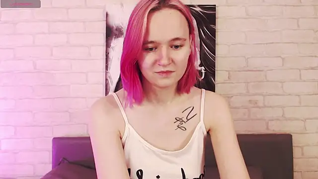 Snapshot of Ericha_Stone chatting on October 7, 8:11 am Ericha Stone online show from October 7, 8:11 am