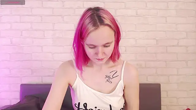 Snapshot of Ericha_Stone chatting on October 14, 8:26 am Ericha Stone online show from October 14, 8:26 am