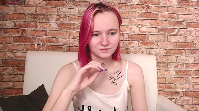 Snapshot of Ericha_Stone chatting on October 16, 3:18 am Ericha Stone online show from October 16, 3:18 am