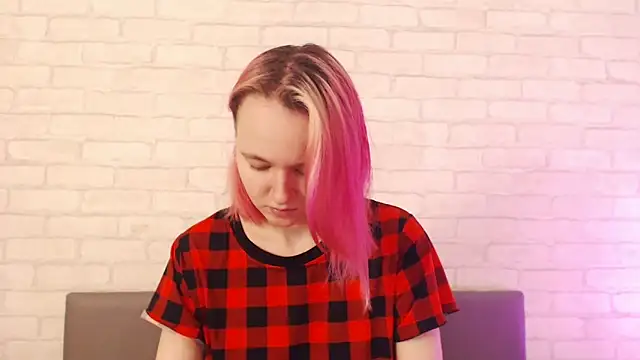 Snapshot of Ericha_Stone chatting on November 18, 8:08 am Ericha Stone online show from November 18, 8:08 am