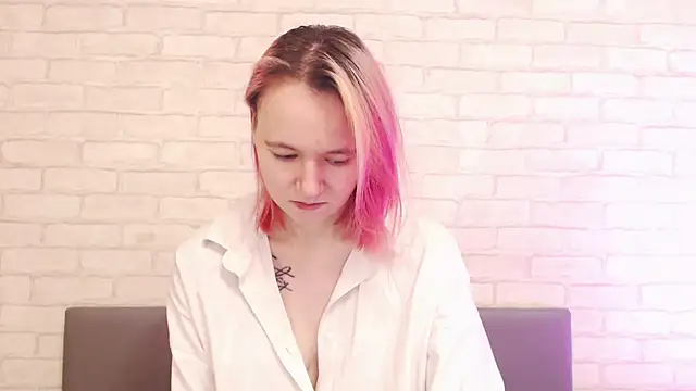 Snapshot of Ericha_Stone chatting on December 14, 1:55 am Ericha Stone online show from December 14, 1:55 am