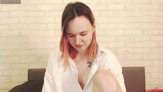 Ericha Stone online show from April 23, 1:18 am