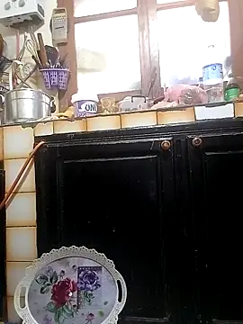 Snapshot of Mayamimi chatting on October 31, 7:42 am Mayamimi online show from October 31, 7:42 am