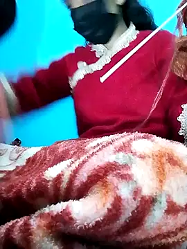 Snapshot of Pahadi_couple chatting on October 25, 3:29 pm Pahadi couple online show from October 25, 3:29 pm