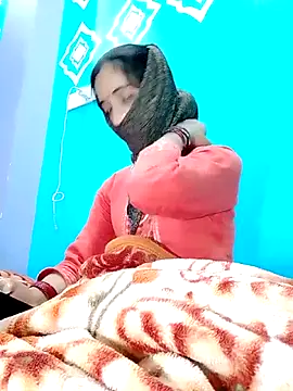 Snapshot of Pahadi_couple chatting on October 27, 9:19 pm Pahadi couple online show from October 27, 9:19 pm