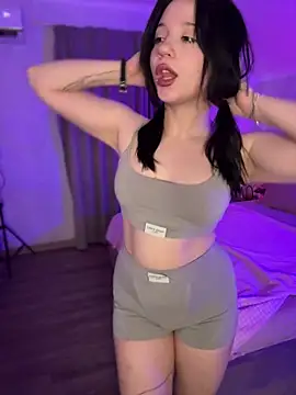 YourLittleDevil online show from March 12, 5:24 am