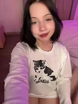 YourLittleDevil online show from April 25, 8:28 am