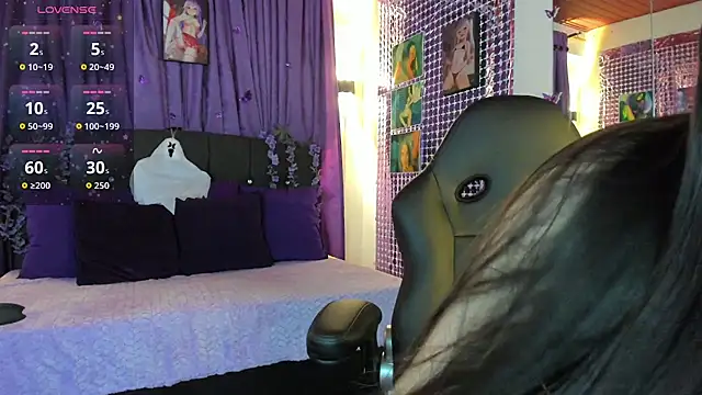 Snapshot of Moon_Play chatting on October 9, 3:32 pm Moon Play online show from October 9, 3:32 pm