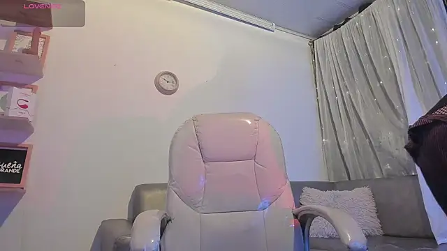 Angeel of lust online show from October 27, 4:49 am