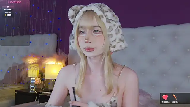 cutetomie online show from June 14, 9:06 pm