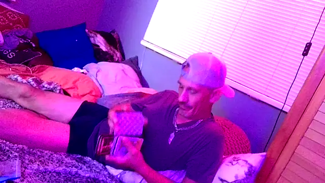 Snapshot of MistedNome chatting on October 2, 9:16 am MistedNome online show from October 2, 9:16 am