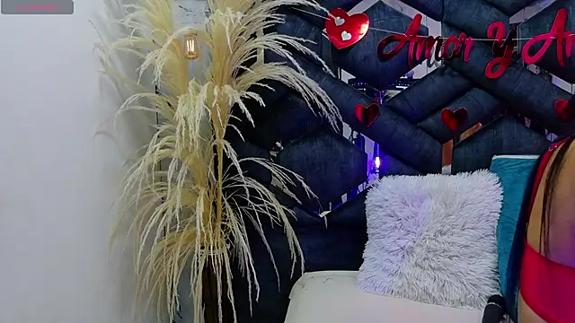 Snapshot of Madison_03 chatting on September 19, 5:53 am Madison 03 online show from September 19, 5:53 am