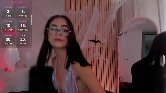 Snapshot of emma______ chatting on October 19, 7:36 pm emma online show from October 19, 7:36 pm