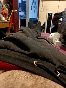 Snapshot of Frnlove521 chatting on October 12, 2:10 am Frnlove521 online show from October 12, 2:10 am