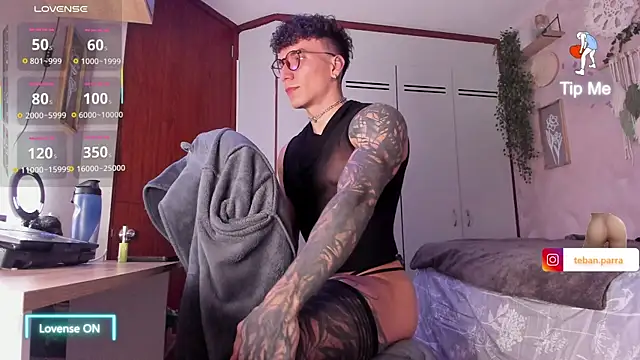 Snapshot of estebandi_do chatting on October 25, 3:47 am estebandi do online show from October 25, 3:47 am