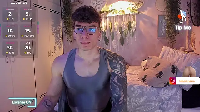 Snapshot of estebandi_do chatting on November 30, 3:43 am estebandi do online show from November 30, 3:43 am