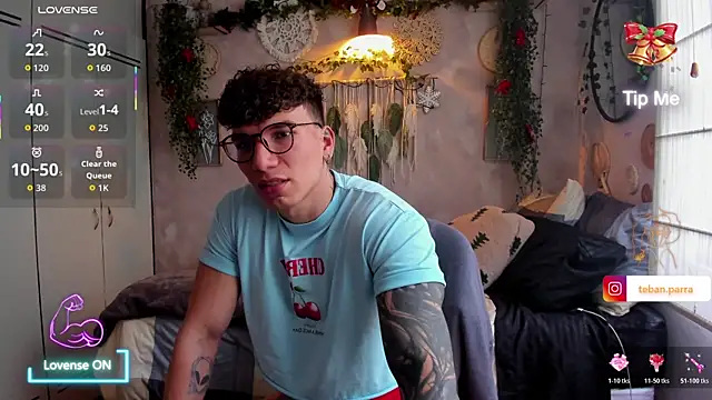 Snapshot of estebandi_do chatting on December 20, 8:38 pm estebandi do online show from December 20, 8:38 pm