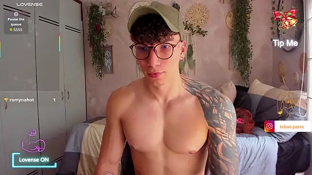 Snapshot of estebandi_do chatting on January 12, 12:21 pm estebandi do online show from January 12, 12:21 pm