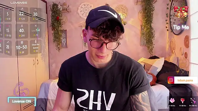 Snapshot of estebandi_do chatting on January 13, 8:47 pm estebandi do online show from January 13, 8:47 pm