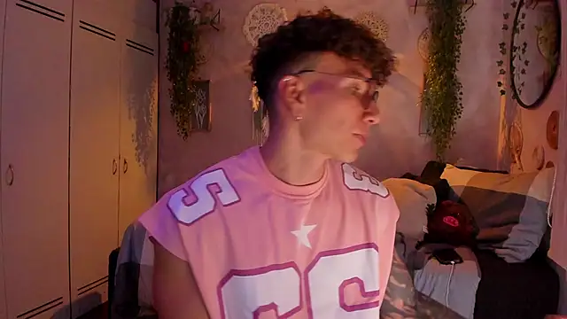 Snapshot of estebandi_do chatting on January 18, 3:21 am estebandi do online show from January 18, 3:21 am