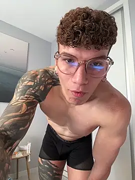 Snapshot of estebandi_do chatting on February 27, 10:59 am estebandi do online show from February 27, 10:59 am