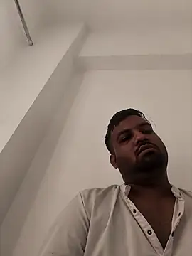 vinay smalldick online show from April 9, 2:33 am