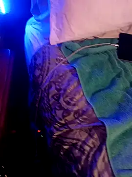 cuminsideu2 online show from April 28, 10:53 am